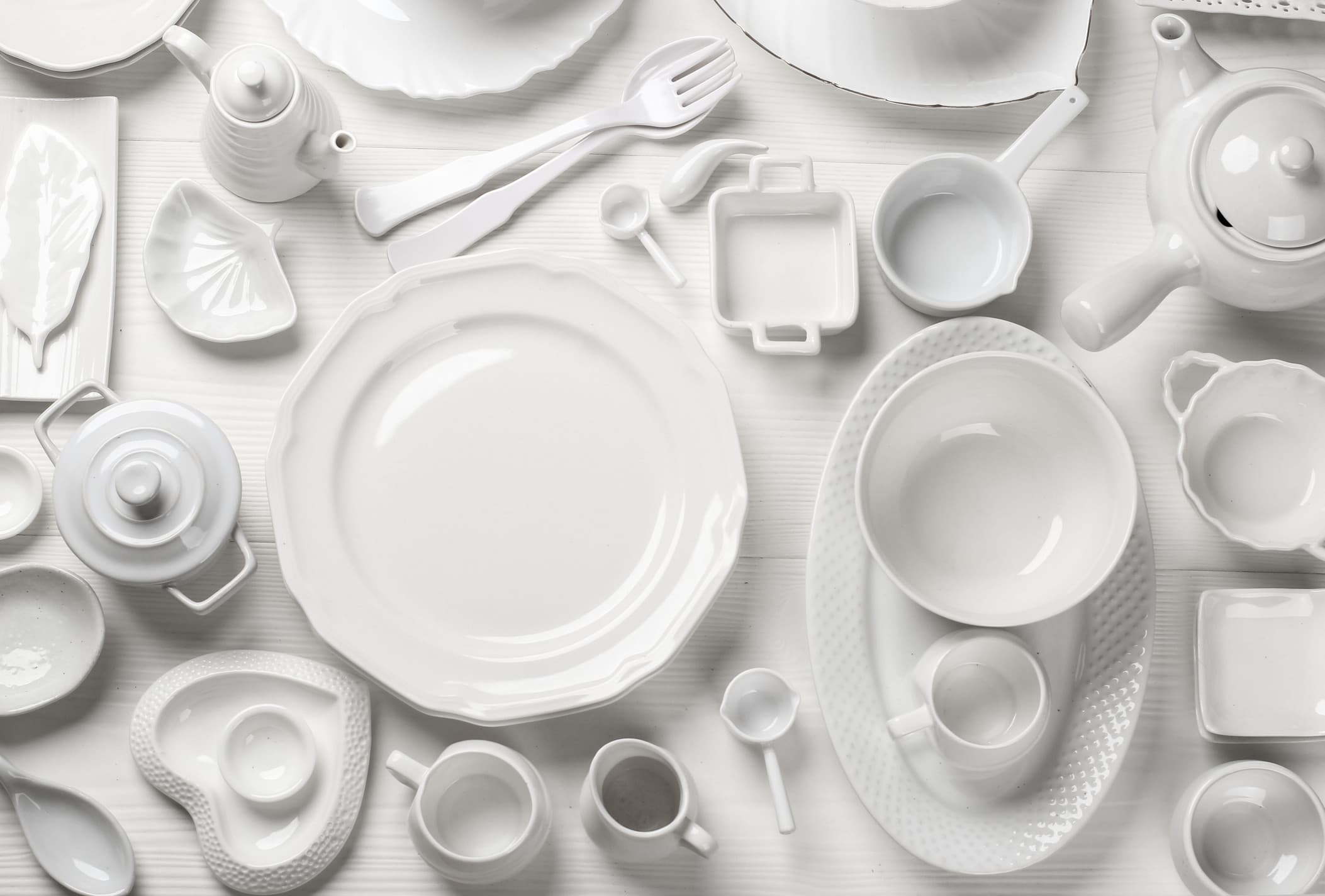 How to Choose Dinnerware for Your Vacation Rentals: A Buying Guide for Professional Property Managers