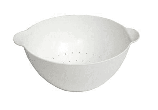 2-Quart Plastic Colander - White